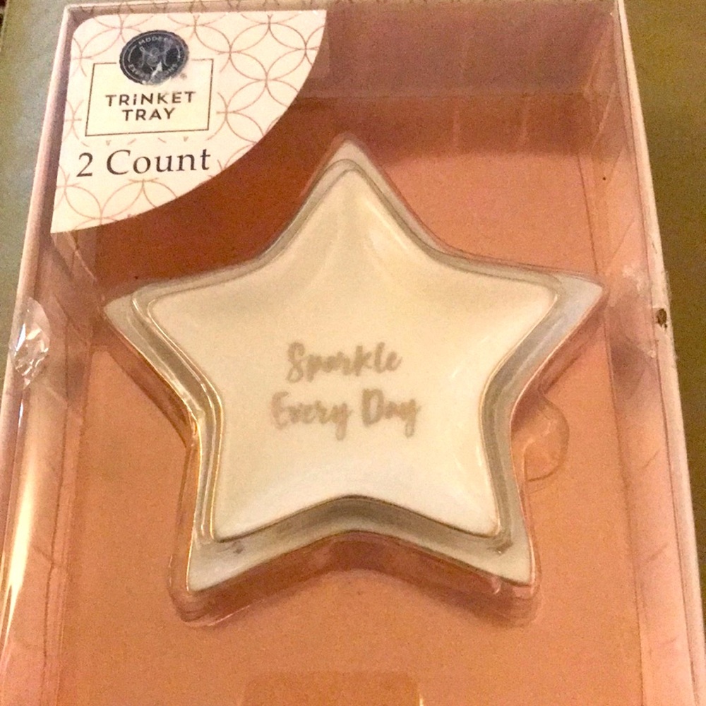 NIB. 2 piece ceramic trinket tray